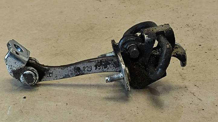 Opel Vectra (2002 - 2005)  09229751 Ограничитель открывания задней двери