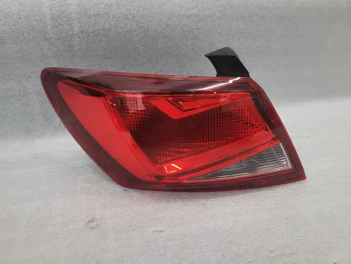Seat Leon (5F) (2012 - 2019) 90042858 Задний фонарь в кузове — фото 1