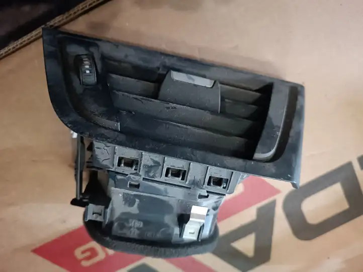BMW 3 F30 F35 F31 (2012 - 2018) 9253218 Боковой воздушный дефлектор — фото 1