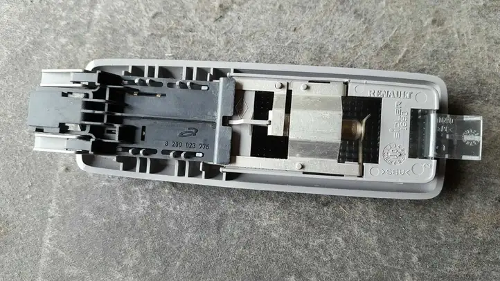 Nissan Primera (2001 - 2008) 26430AV700 Задняя подсветка — фото 5