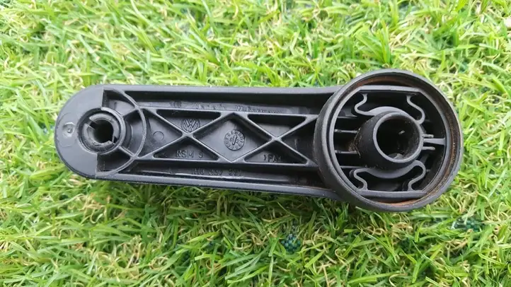 Volkswagen Golf IV (1998 - 2005) 1H0837581D Ручка стеклоподъемника — фото 2