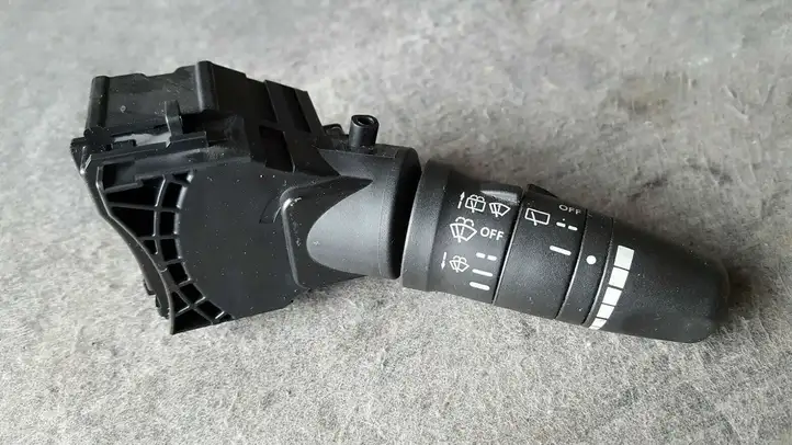 Nissan Primera (2001 - 2008) 25260AV615 Переключатель стеклоочистителей — фото 1