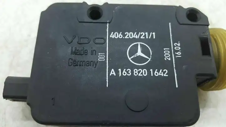 Mercedes-Benz ML W163 (1997 - 2005) A1638201642 Привод замка крышки топливного бака — фото 2