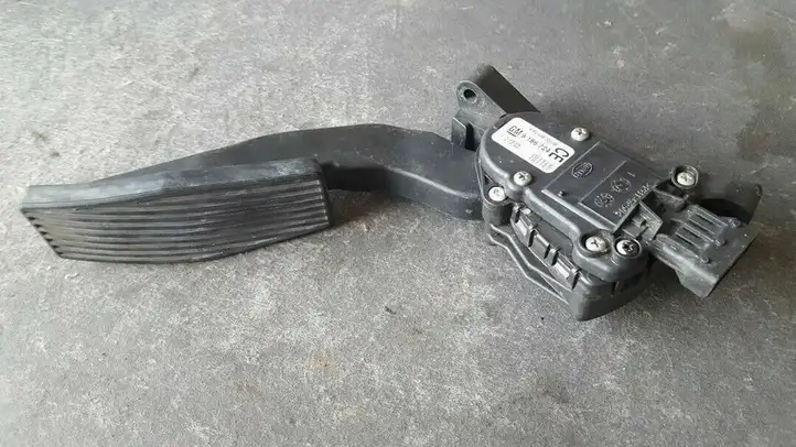 Opel Vectra C (2002 - 2005) 9186724 Педаль акселератора — фото 1
