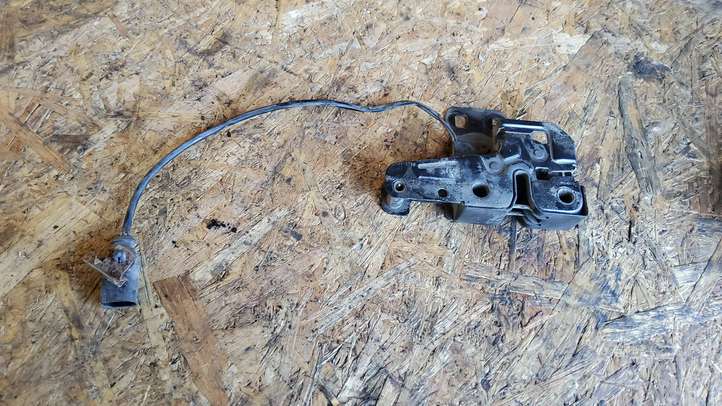 Audi A4 (2000 - 2006)  8E0823509 Замок капота