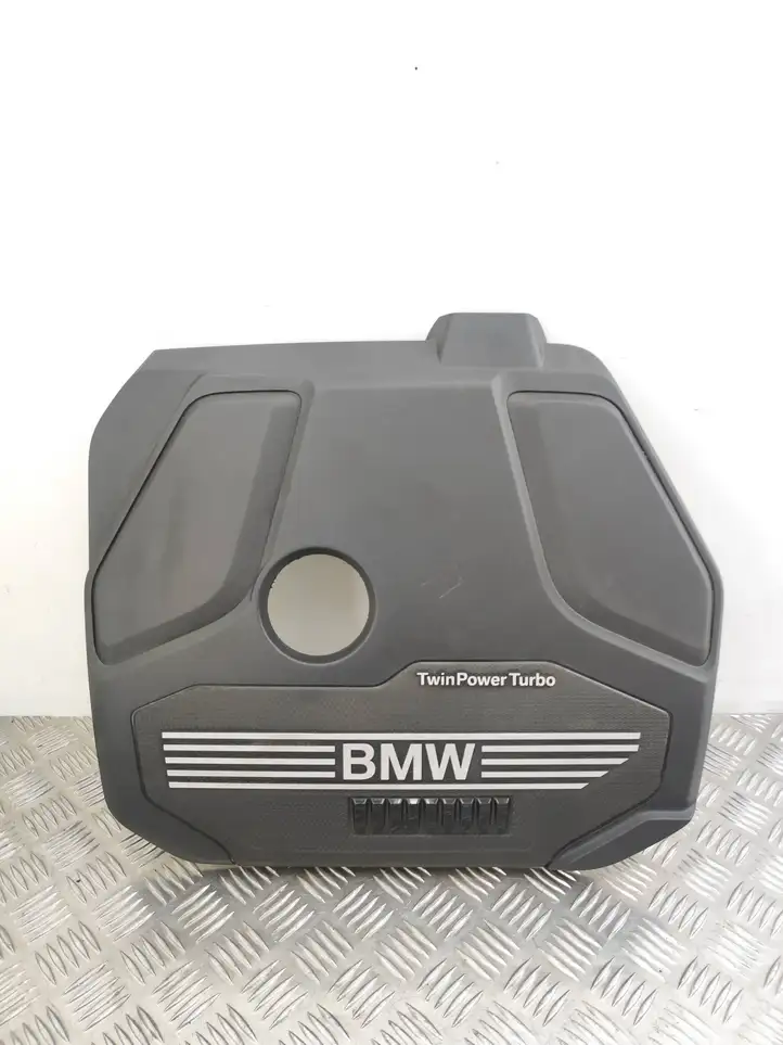 BMW 2 F46 (2015 - ) 8656447 Крышка двигателя декоративная — фото 1