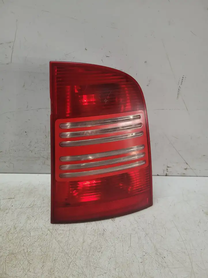 Skoda Octavia Mk1 (1U) (1996 - 2004) 1U9945112B Задний фонарь в кузове — фото 1