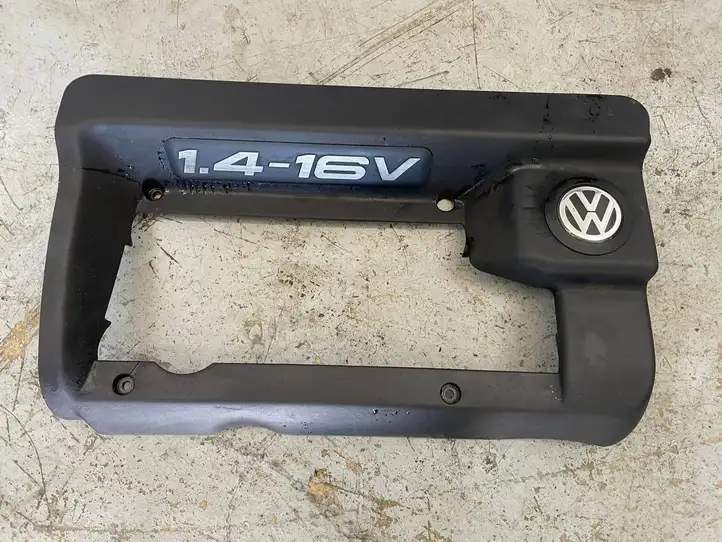 Volkswagen Golf IV (1998 - 2005) 036103925F Крышка двигателя декоративная — фото 1