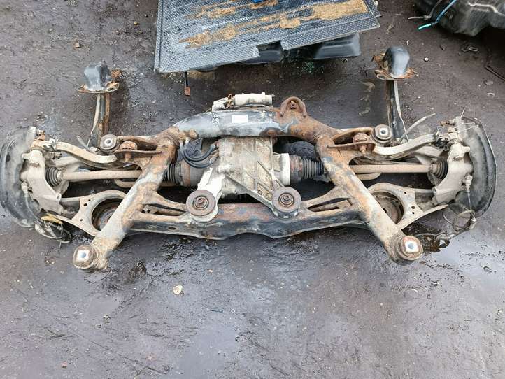 Volkswagen Tiguan (2007 - 2011)  5N0505235 Задняя траверса