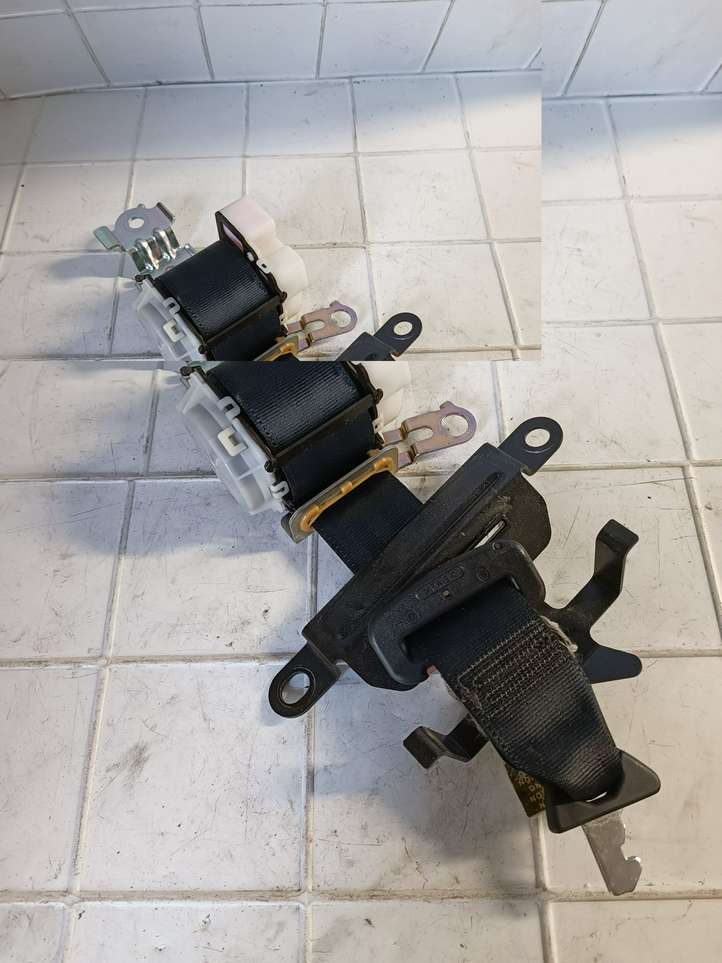 Toyota Corolla Verso AR10 (2004 - 2009)  7D6680 Средний ремень безопасности ()