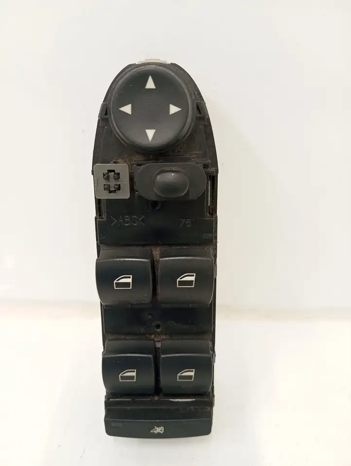 BMW 5 E60 E61 (2004 - 2010) 9122110 Кнопка стеклоподъемников — фото 1