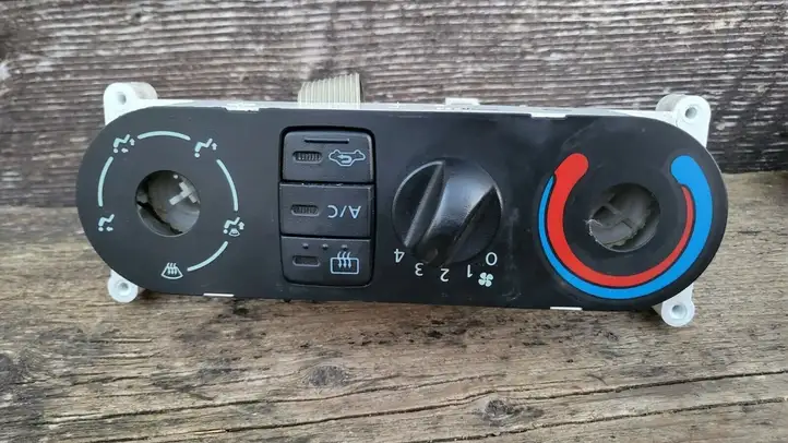 Nissan Almera N16 (2000 - 2010) Блок управления климат-контролем — фото 1
