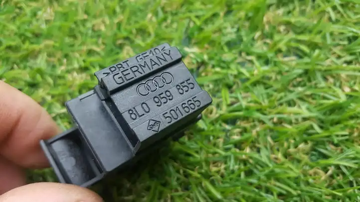 Audi A3/S3 8L (2000 - 2003) 8L0959855 Кнопка стеклоподъемников — фото 3