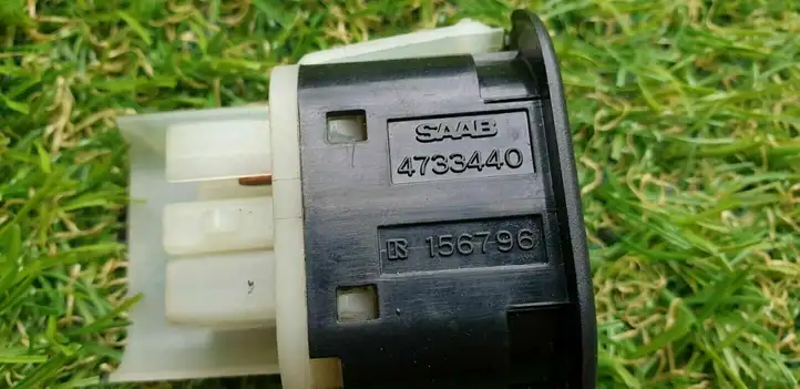 Saab 9-5 (1998 - 2005) 4733440 Кнопка закрытия крышки багажника — фото 7