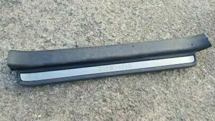 Toyota Avensis T250 (2006 - 2009) 6791405050 Внутренняя отделка переднего порога — фото 1