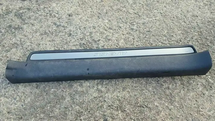 Toyota Avensis T250 (2006 - 2009) 6791405050 Внутренняя отделка переднего порога — фото 3