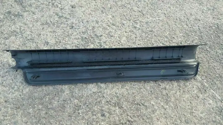 Toyota Avensis T250 (2006 - 2009) 6791405050 Внутренняя отделка переднего порога — фото 5