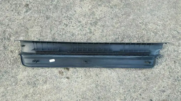 Toyota Avensis T250 (2006 - 2009) 6791305050 Внутренняя отделка переднего порога — фото 4