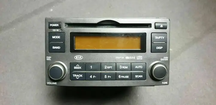 Kia Carens II (2006 - 2012) HN445UN Магнитола / мультимедийная система — фото 1