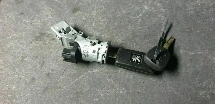 Peugeot 407 (2004 - 2011) N0502073 Замок зажигания — фото 1