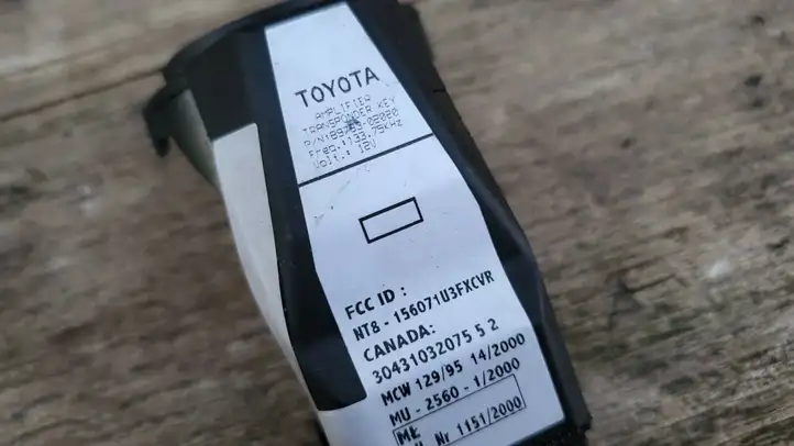 Toyota Corolla E120 E130 (2000 - 2004) 8978302020 Антенна иммобилайзера — фото 3