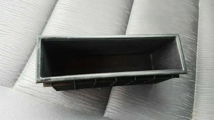 Skoda Octavia Mk1 (1U) (1996 - 2004) 1U0858950A Вещевой ящик — фото 1
