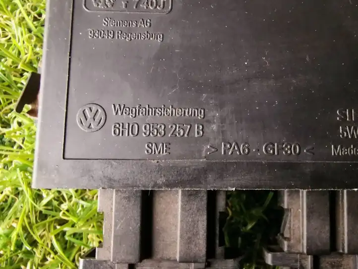 Volkswagen Polo III 6N 6N2 6NF (1994 - 2001) 6H0953257B Блок иммобилайзера — фото 2