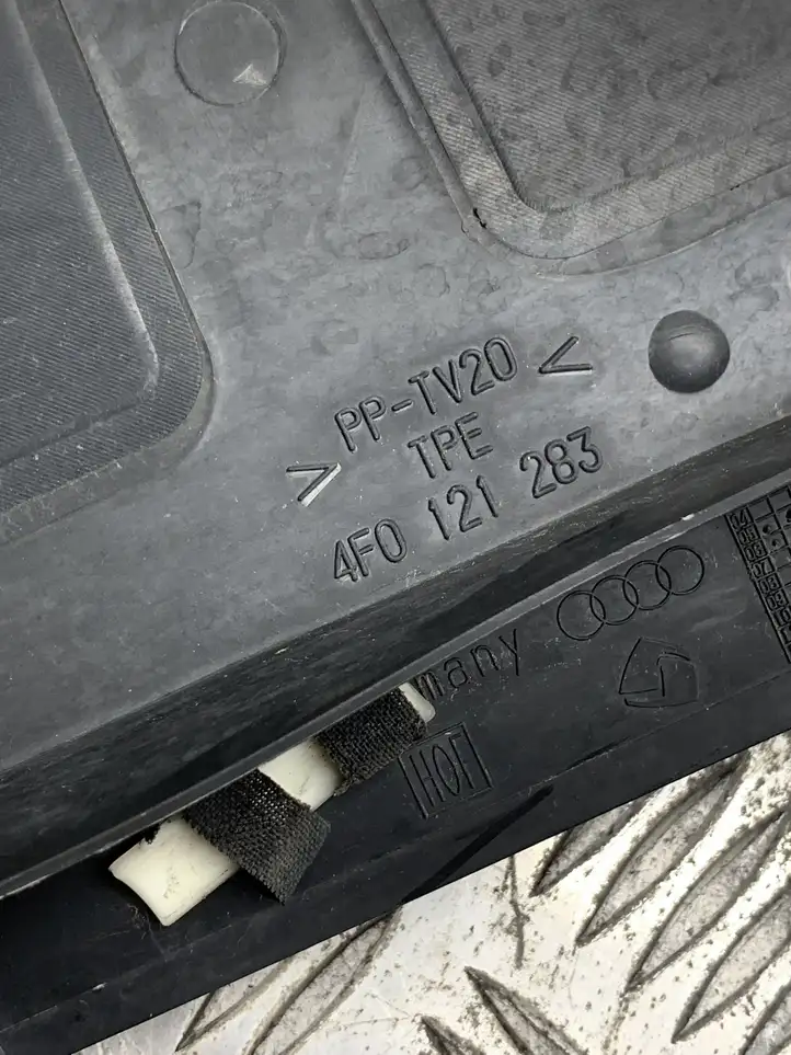 Audi A6 S6 C6 4F (2004 - 2008) 4F0121283 Дефлектор воздуха — фото 1
