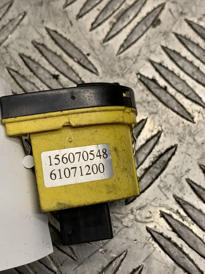 Alfa Romeo 147 (2000 - 2004) 156070548 Кнопки на рулевом колесе — фото 3