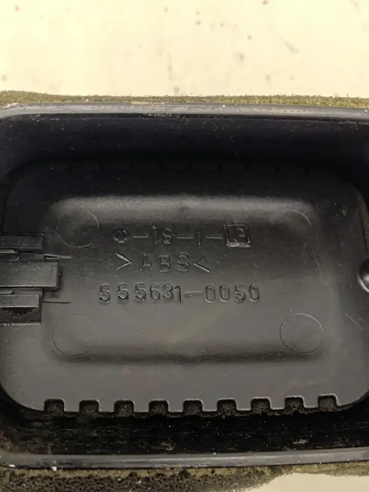 Toyota Corolla Verso E121 (2001 - 2004) 15564244 Боковой воздушный дефлектор — фото 3