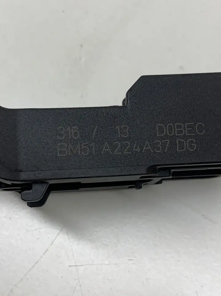 Ford Focus (2011 - 2015) BM51A224A37DG Крепление наружной ручки передней двери — фото 2