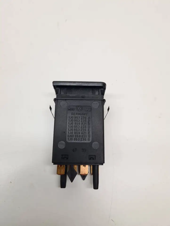 Volkswagen Golf IV (1998 - 2005) 1J0953235A Кнопка обогрева стекла — фото 3