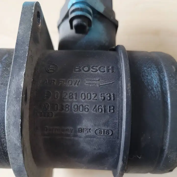 Volkswagen Touran I (2003 - 2010) 038906461B Датчик массового расхода воздуха — фото 2