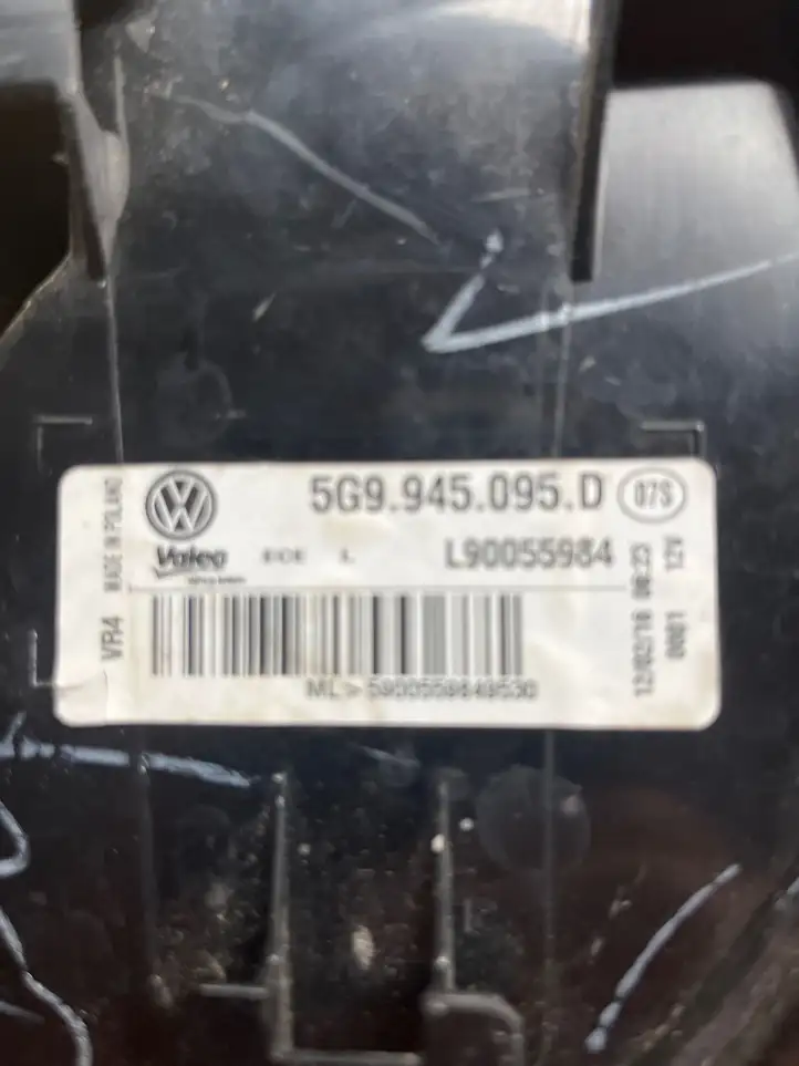 Volkswagen Golf VII (2013 - 2019) 5G9945095D Задний фонарь в кузове — фото 2