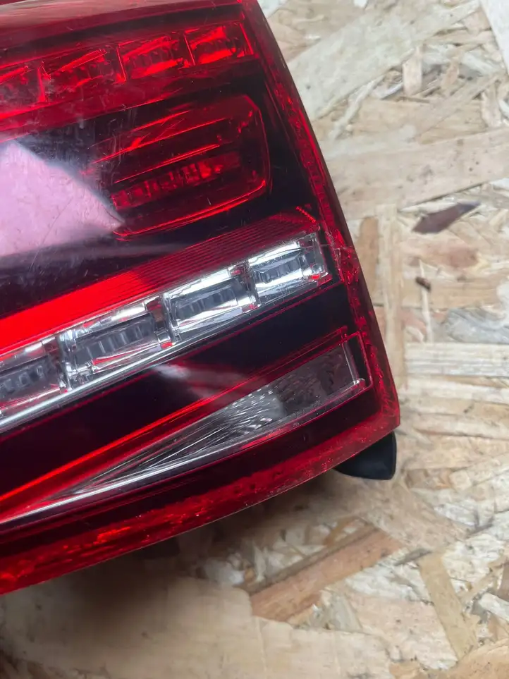 Volkswagen Golf VII (2013 - 2019) 5G0945308F Задний фонарь в крышке багажника — фото 4