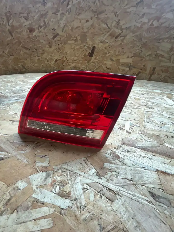 Audi A3/S3 8P (2008 - 2013) 8P4945094D Задний фонарь в крышке багажника — фото 1