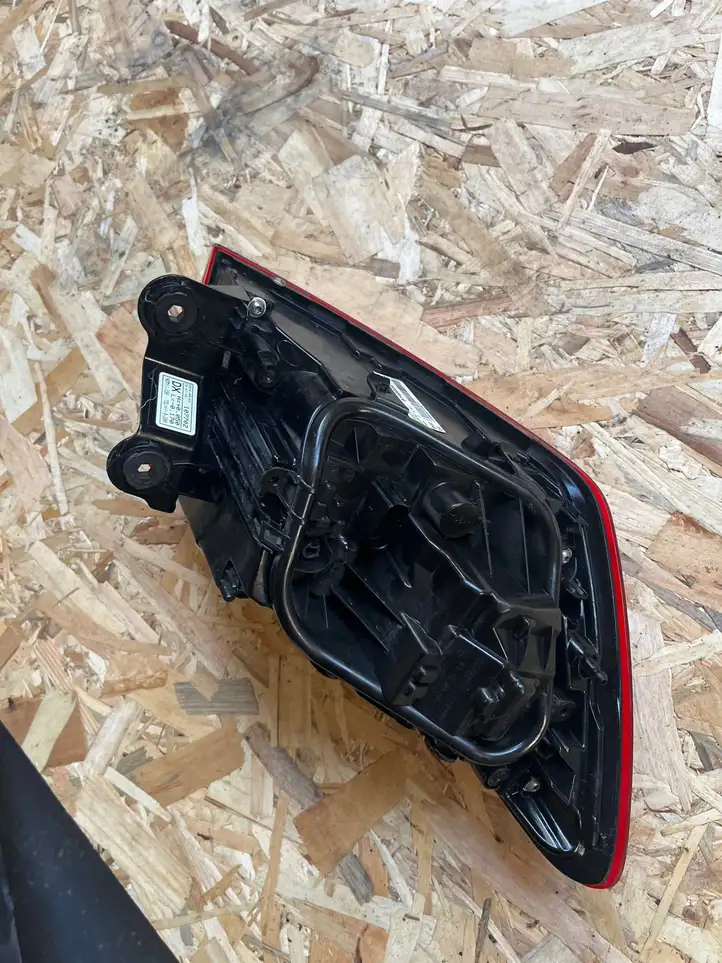 Audi A4 S4 B9 (2015 - 2019) 8W9945070 Задний фонарь в кузове — фото 3