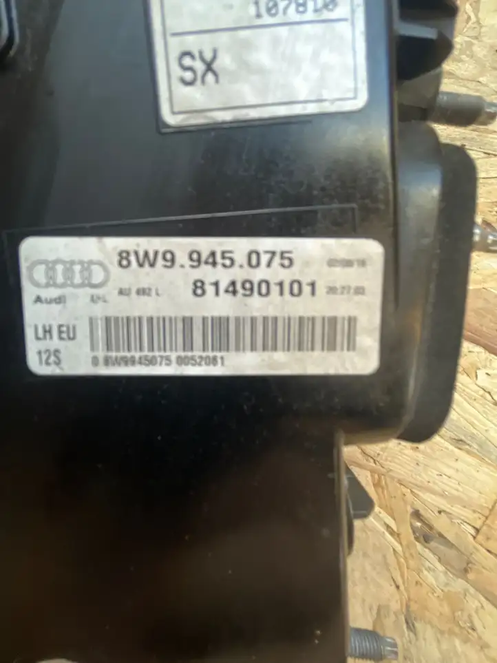 Audi A4 S4 B9 (2015 - 2019) 8W9945075 Задний фонарь в крышке багажника — фото 2