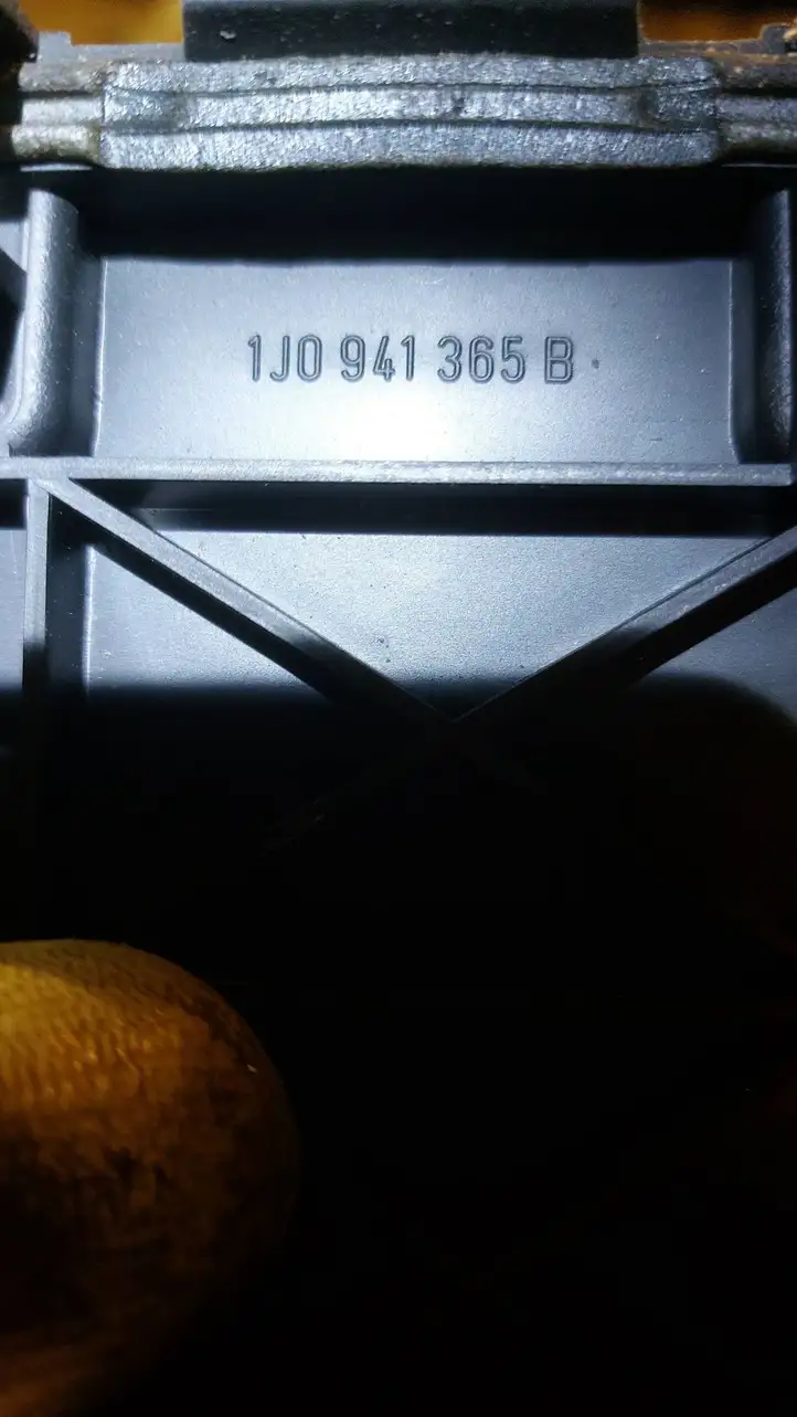 Audi A3/S3 8L (1996 - 2000) 1J0941365B Прочие детали салона — фото 2