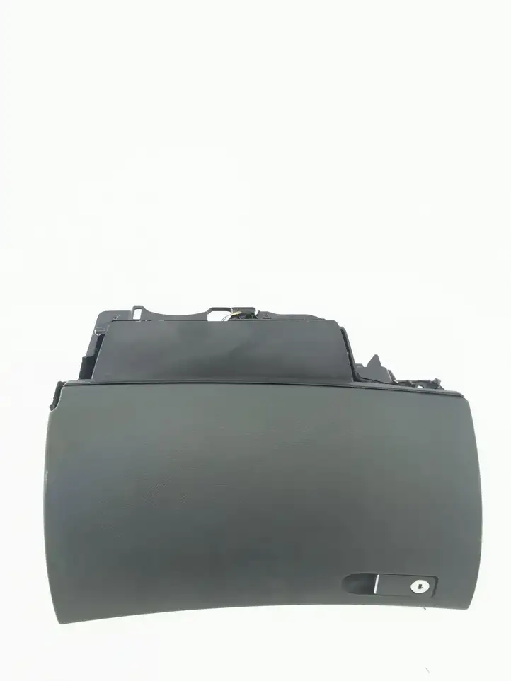 Mercedes-Benz C W204 (2007 - 2014) A204680339 Вещевой ящик — фото 2