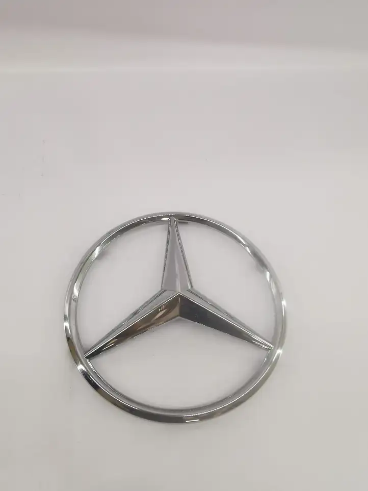 Mercedes-Benz C W204 (2007 - 2014) A0008172116 Эмблема автомобиля — фото 1