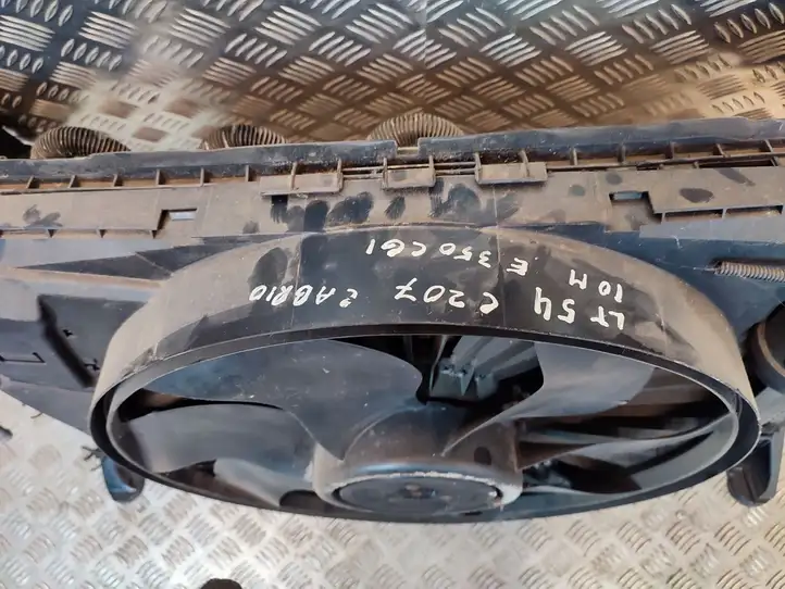 Mercedes-Benz E A207 (2010 - 2017) A2045002803 Радиатор охлаждающей жидкости двигателя — фото 3