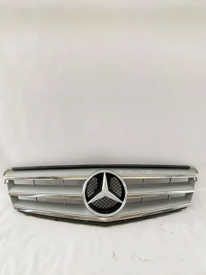 Mercedes-Benz C W204 (2007 - 2014) A2048801923 Передняя решетка — фото 1