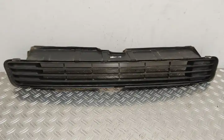 Toyota Prius (XW30) (2009 - 2015) 5311247040 Нижняя решетка переднего бампера — фото 1