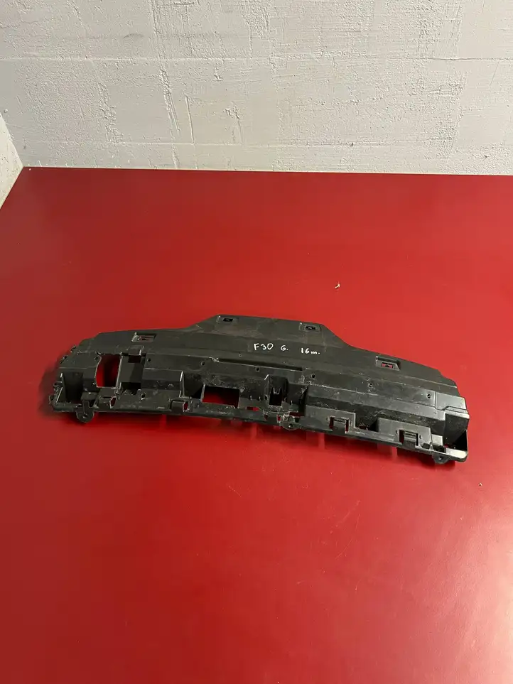 BMW 3 F30 F35 F31 (2012 - 2018) 7256921 Кронштейн заднего бампера — фото 1