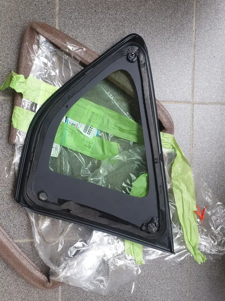 Toyota RAV 4 (XA40) (2012 - 2018) 6272042350 Заднее боковое стекло — фото 8