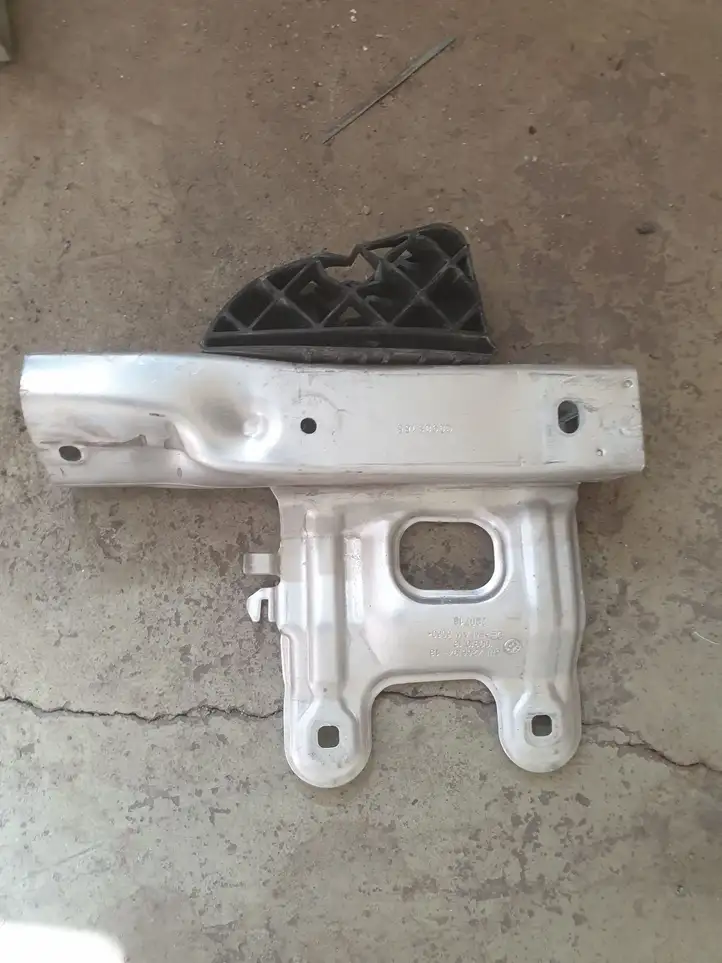 BMW 3 F30 F35 F31 (2012 - 2018) 51117266194 Усилитель переднего бампера — фото 1