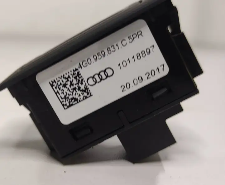 Audi A7 S7 4G (2010 - 2014) 4G0959831C Кнопка закрытия крышки багажника — фото 4