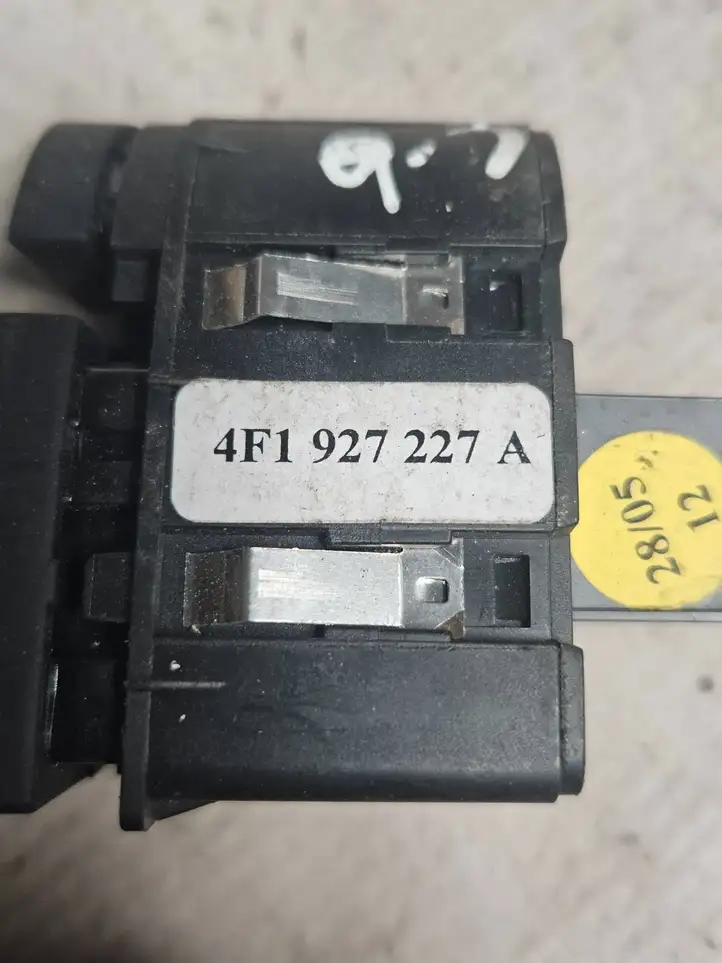 Audi A6 S6 C6 4F (2004 - 2008) 4F1927227A Другие включатели / ручки/ переключатели — фото 3