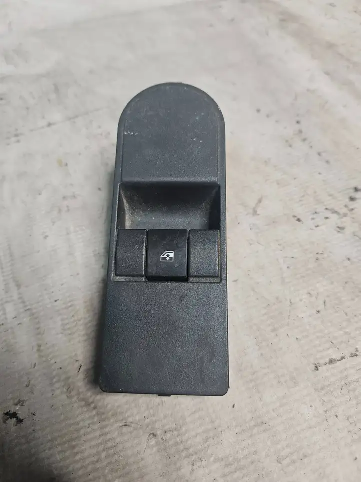 Opel Astra H (2004 - 2009) 13228709 Кнопка стеклоподъемников — фото 1